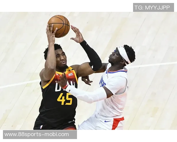 米切尔火力全开狂砍43分9板6助罚球命中率高效助球队取胜